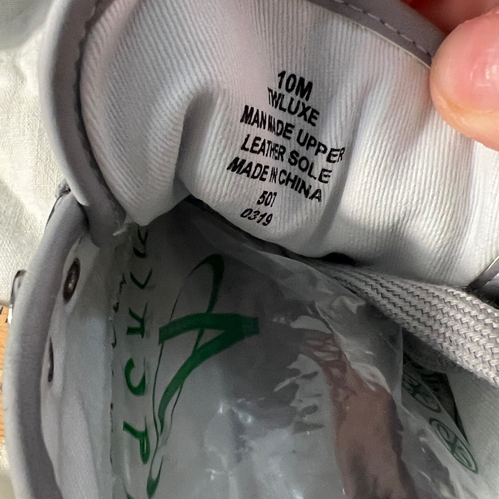 Sneakers - Picture 10 of 10